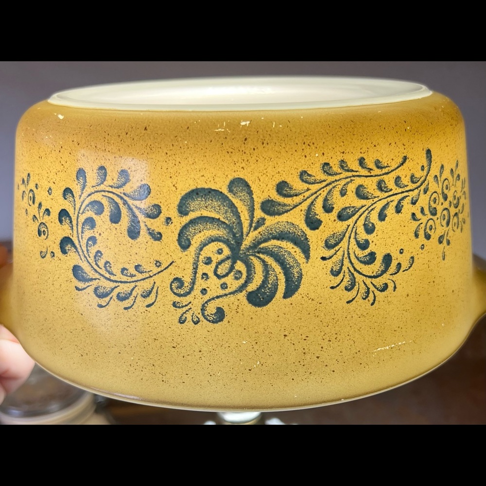 Homestead Pyrex Casserole - Picture 6 of 6